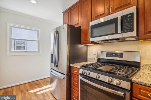 1904 Lewis Ave, Rockville MD 20851-2330 exterior