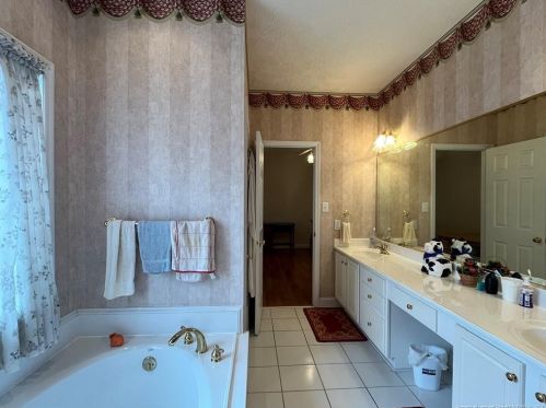 504 Hickory Leaf Ct, Lumberton NC 28358-2336 exterior