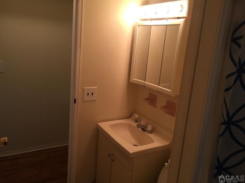 785 Green St, Iselin NJ  08830-2918 exterior