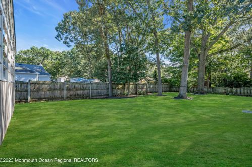 1502 River Ave, Point Pleasant Beach NJ 08742-4366 exterior