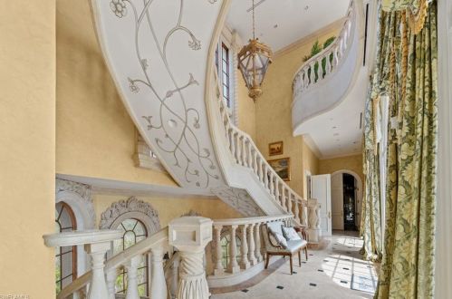 7613 Bay Colony Dr, Naples FL 34108-7756 exterior