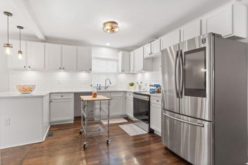 2074 Arlington Cir, Atlanta GA 30318-6380 exterior