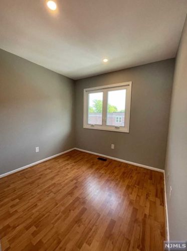 74 Grant Ave, Dumont NJ 07628-1606 exterior