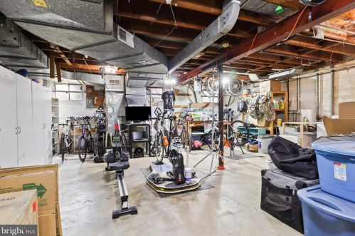 6406 16 St, Alexandria VA 22307-1411 exterior