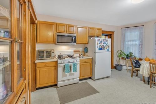 194 Gold St, New Britain CT 06053-3758 exterior