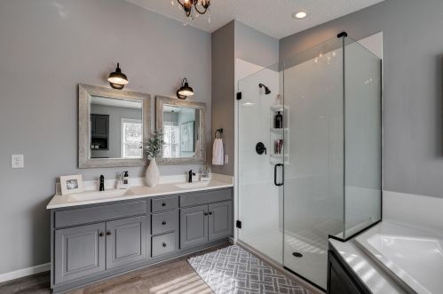 1104 Autumn Dr, Saint Paul MN 55125-8616 exterior