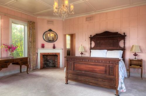 232 Ocean Ave, Middletown RI 02840-6507 exterior