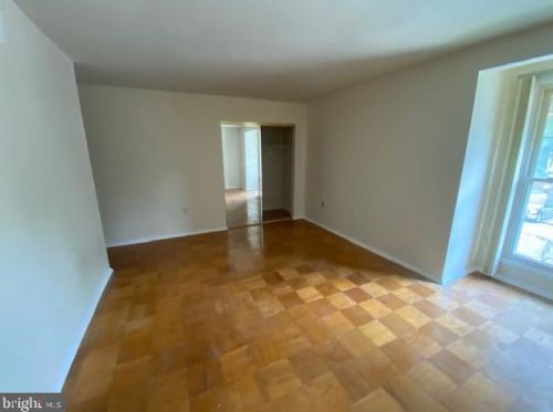 11162 Oak Leaf Dr, Silver Spring MD exterior