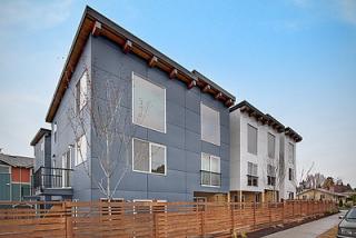 9063 17th Ave, Seattle WA  98115-3209 exterior