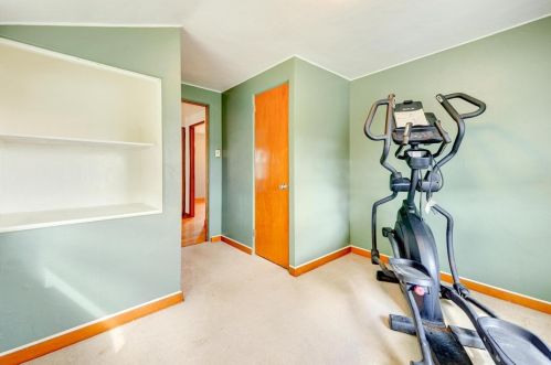 1453 Bellaire Pl, Pittsburgh PA 15226-1907 exterior