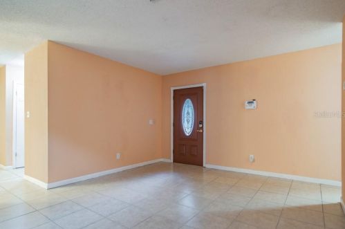 503 131st Ave, Tampa FL  33612-3451 exterior