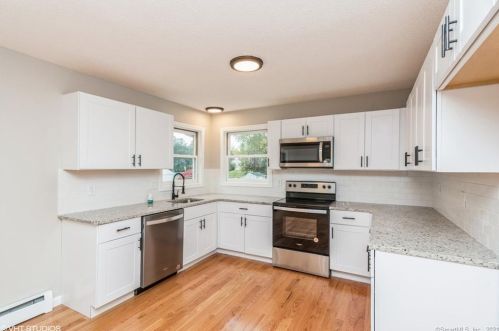 19 Teach St, Enfield CT 06082-5762 exterior