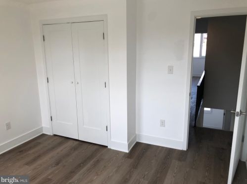 2051 9 St, Philadelphia PA 19147-4628 exterior