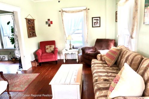 225 Cedar St, Oakhurst NJ 07755-1509 exterior