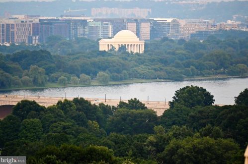 1335 14th St, Arlington, VA 22209-3725