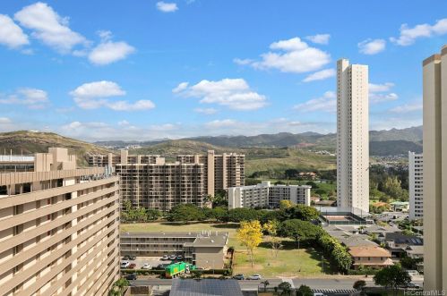 3215 Ala Ilima St, Honolulu HI 96818-2946 exterior