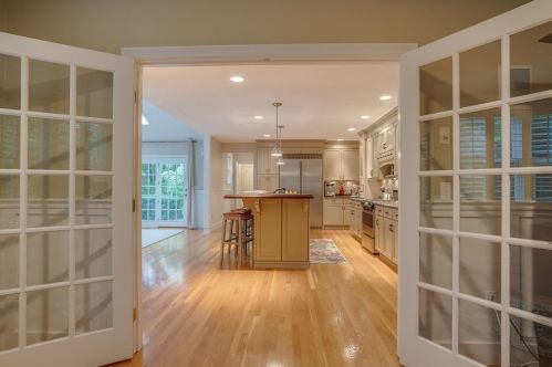 37 Chestnut St, North Andover MA  01845-5211 exterior