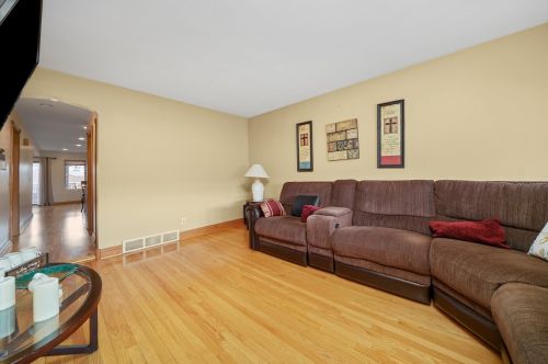 6129 Mcvicker Ave, Chicago IL 60638-4325 exterior