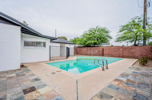 7020 12 St, Phoenix AZ 85086-4800 exterior