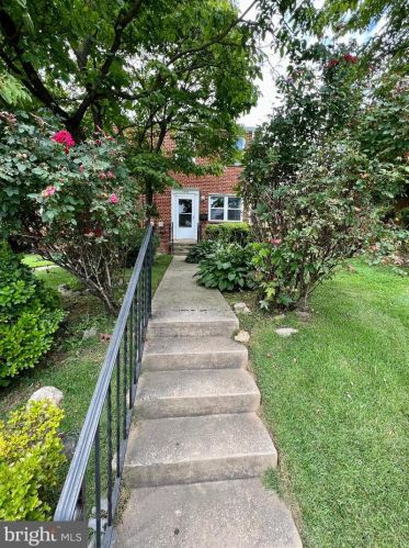 11930 Andrew Ct, Silver Spring MD 20902-1151 exterior