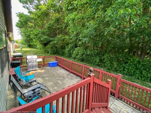 45778 Bonaventure Dr, Macomb Township MI 48044-6021 exterior