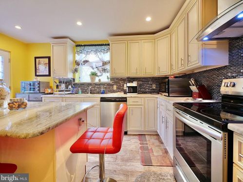 30 6 St, Chester PA 19013-3706 exterior