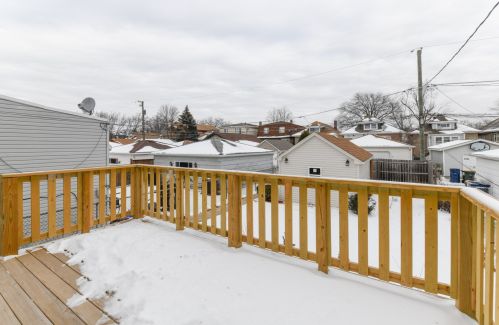 7810 Cressett Dr, Chicago IL  60707-1344 exterior