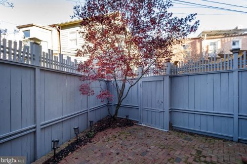 1014 Massachusetts Ave, Washington DC 20005-4646 exterior