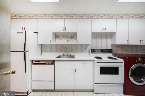 869 Fairview Dr, Hanover PA 17331-9747 exterior