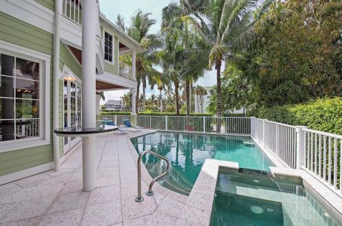 85 13th Ave, Naples, FL 34102-7207