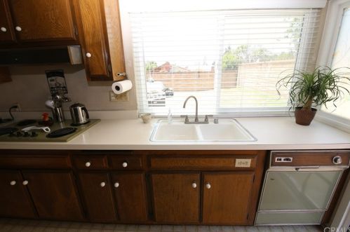 1676 Holly St, Brea CA  92821-5948 exterior