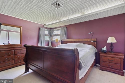 35 Pennsylvania Ave, Littlestown PA exterior