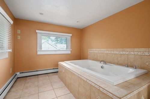 195 Congress St, Woonsocket RI  02895-4859 exterior