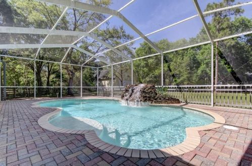 12216 Twin Br Acres Rd, Tampa FL 33626-3711 exterior