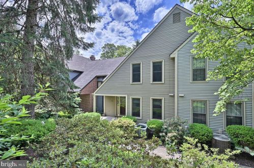 1116 Galway Ct, Hummelstown, PA 17036-9163