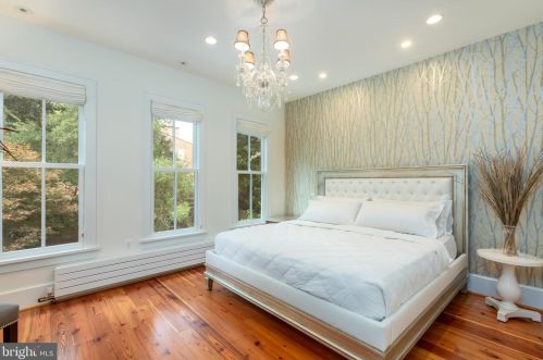 3137 O St, Washington DC 20020-3620 exterior