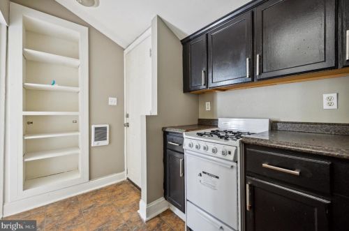 217 8th St, Chester PA 19013-4221 exterior