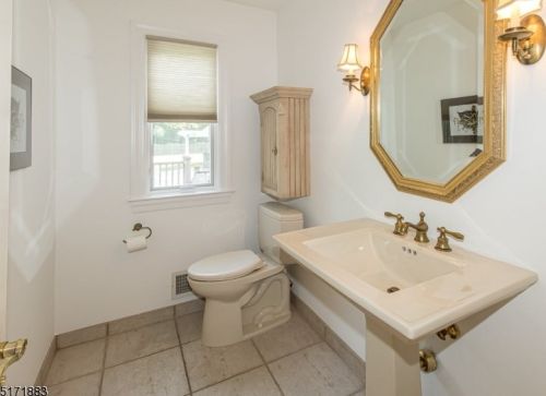 10 Marion Ln, Scotch Plains NJ 07076-2925 exterior