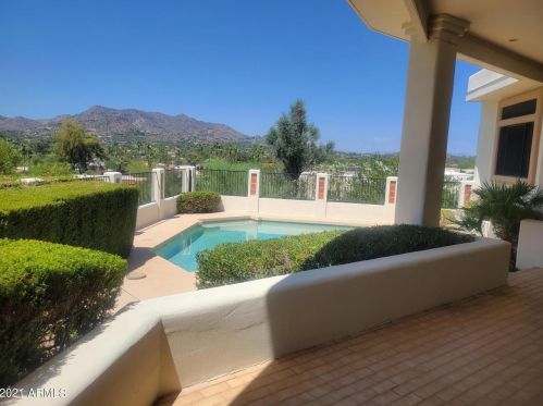 5724 Echo Canyon Dr, Phoenix, AZ 85018-1254