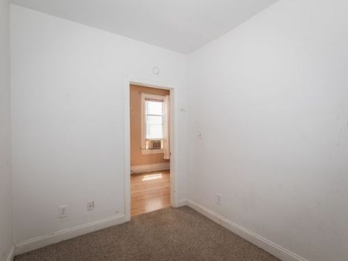 1856 Arlington Pl, Milwaukee WI 53202-1619 exterior