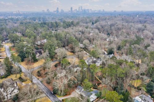 4620 Angelo Dr, Atlanta GA 30319-1045 exterior