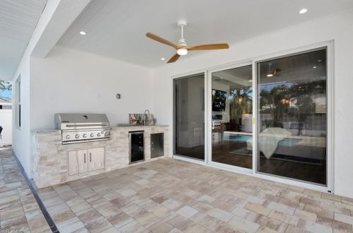 621 105 Ave, Naples FL 34108-1839 exterior