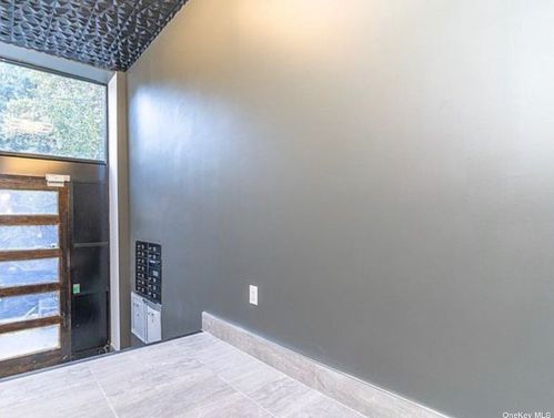 555 137th St, Bronx NY  10451-4225 exterior