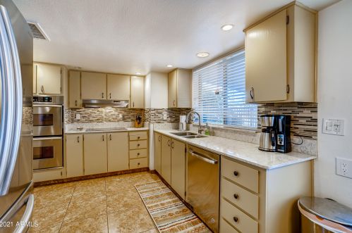 13633 21st Ave, Phoenix AZ 85027-3419 exterior