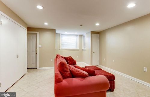 406 Capitol St, Washington DC  20003-4012 exterior