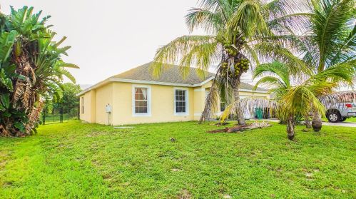 2444 Monterrey Ln, Fort Pierce, FL 34953-2954