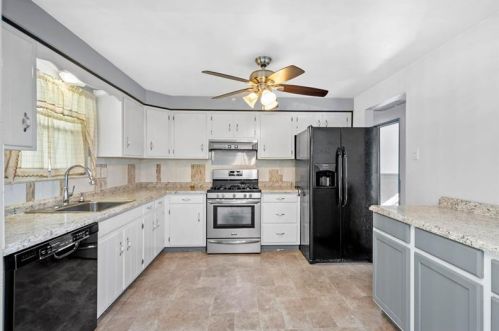 1481 Cathell Rd, Pittsburgh PA 15236-1108 exterior