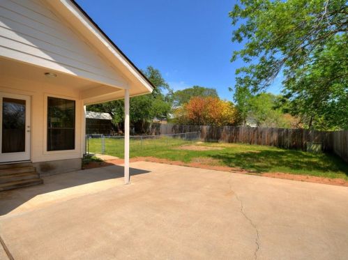 8302 Farmington Ct, Austin TX 78736-1744 exterior