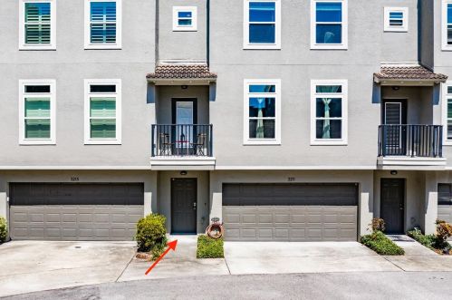 3211 Marcellus Cir, Tampa, FL 33609-3123