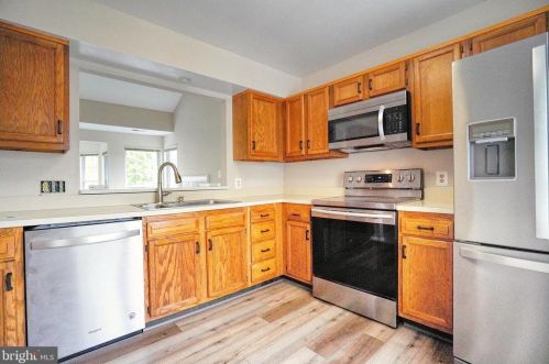 4503 Hazeltine Ct, Alexandria VA 22312-3206 exterior